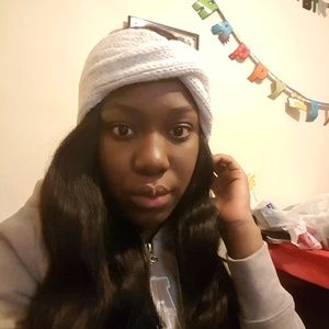 Meet your Posher, Laurat